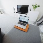 1024x768-5241712-macbook-pro-laptop-interior-room-bed-interior-design-living-room-office-space-home-office-couch-monitor-tv-screen-home-plant-house-simple-modern-macbook-apple-public-domain-images